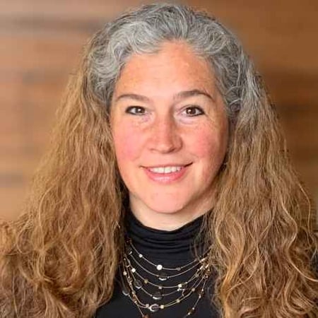 Julie Hilts tax advisor directory image